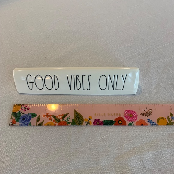 Rae‎ Dunn Good Vibes Only Desk Office name plate - Picture 5 of 5